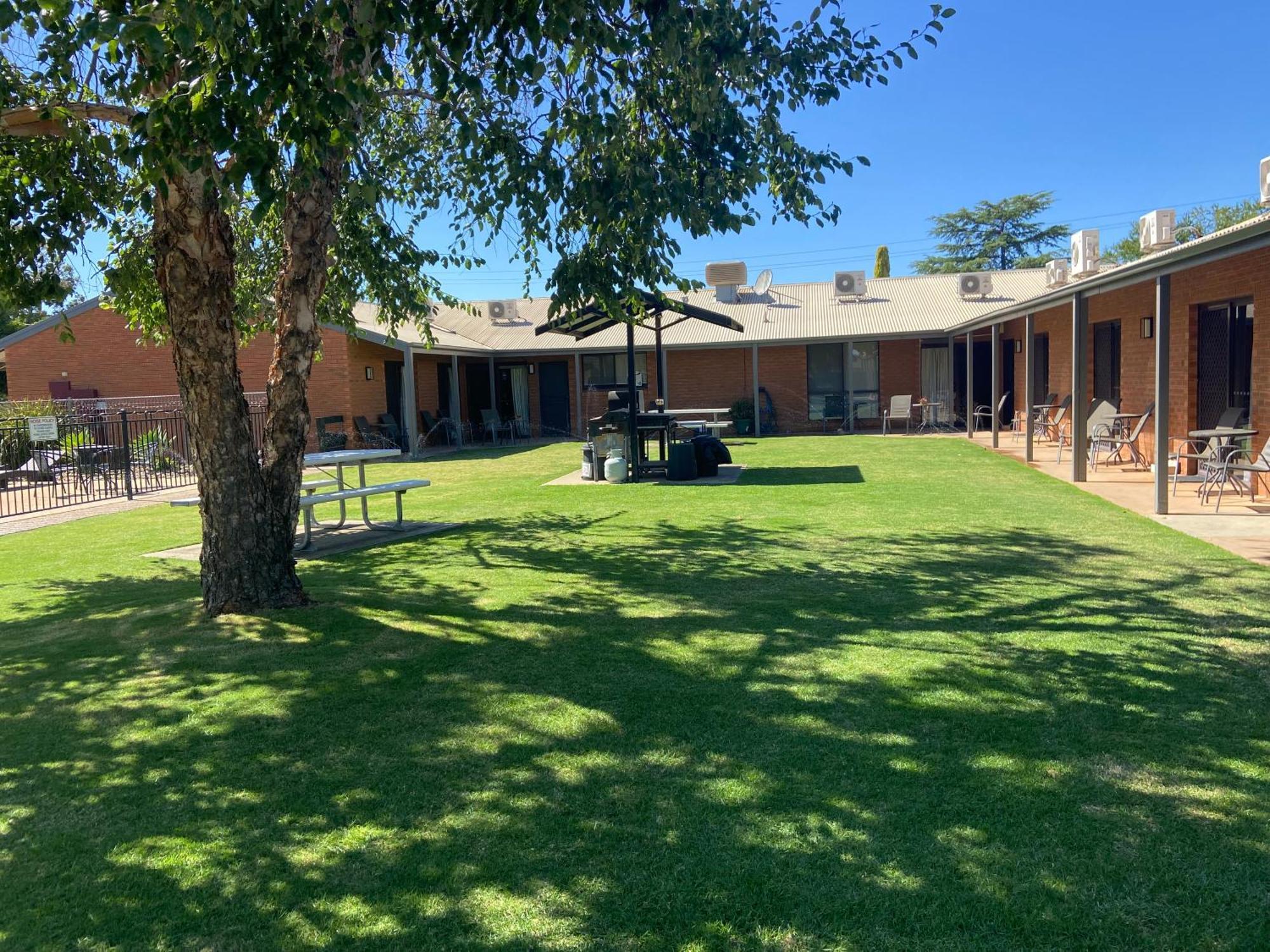 Ashleigh Court Motor Inn Mulwala Exterior foto